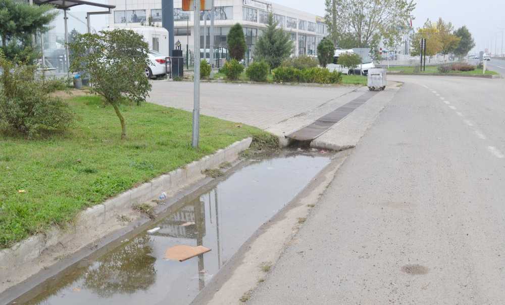 Yağmur Suyu Kanalları Pislik İçinde!