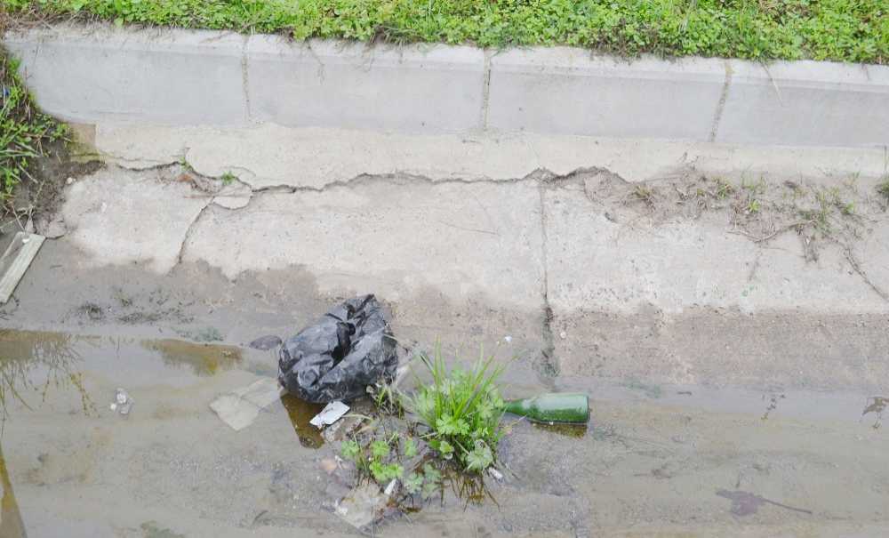 Yağmur Suyu Kanalları Pislik İçinde!