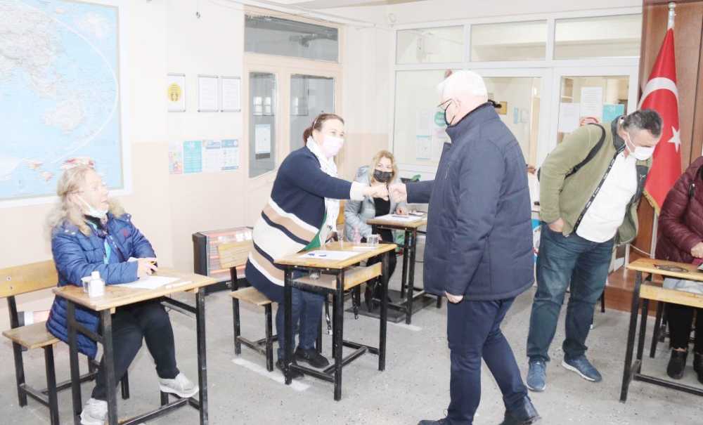 Başkan Yüksel, Oy Kullanılan Okulları Ziyaret Etti