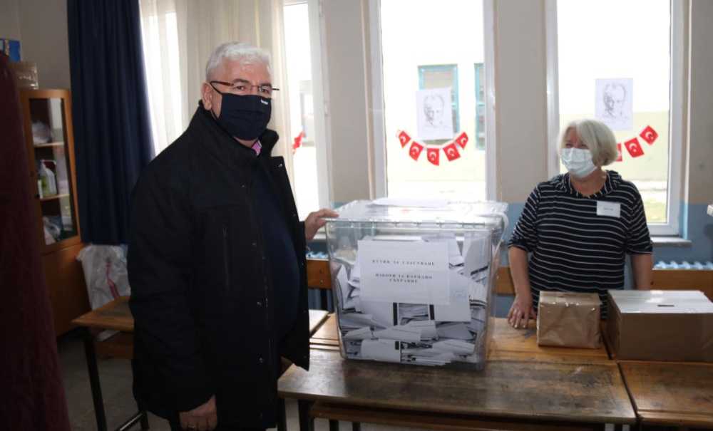 Başkan Yüksel, Oy Kullanılan Okulları Ziyaret Etti