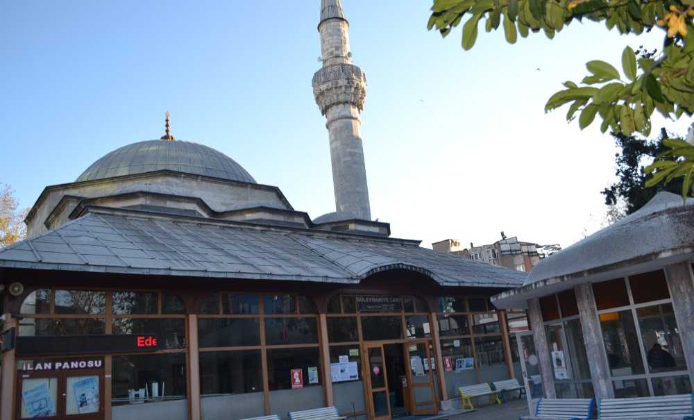 Tarihi Cami'nin Çatısı Tepki Çekti!