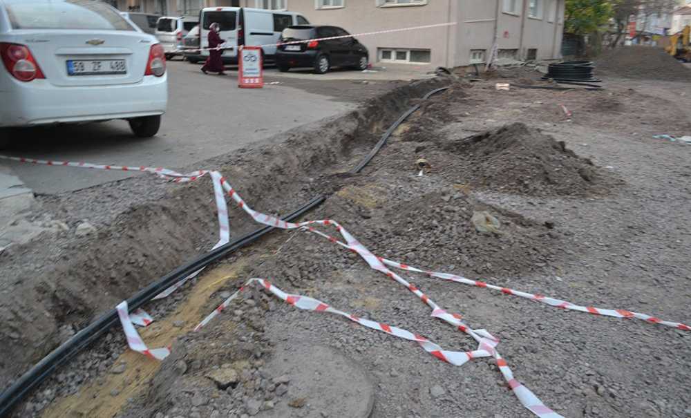 Mersin Sokakta Hummalı Çalışma