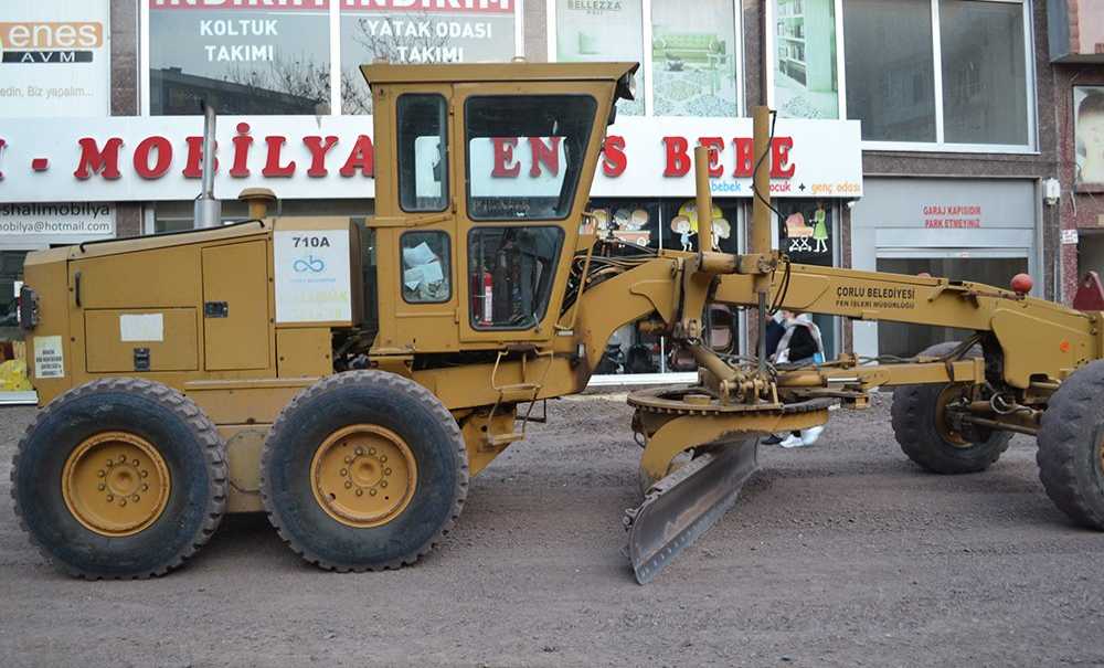 Mersin Sokakta Hummalı Çalışma