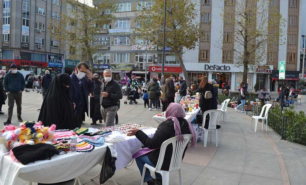 Hanımeli Çarşısı Meydanda Kuruldu