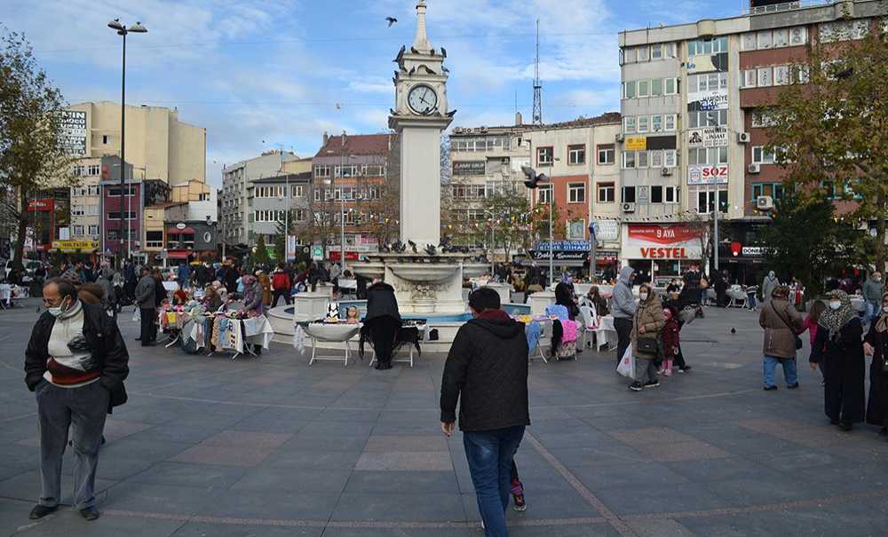 Hanımeli Çarşısı Meydanda Kuruldu