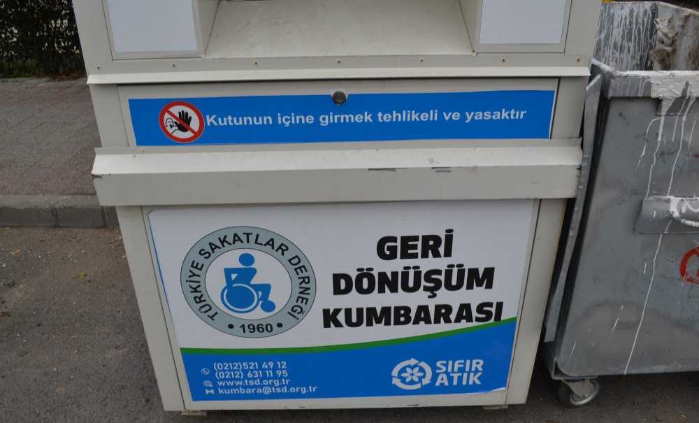 Ana Caddelere Geri Dönüşüm Kutuları Konuldu