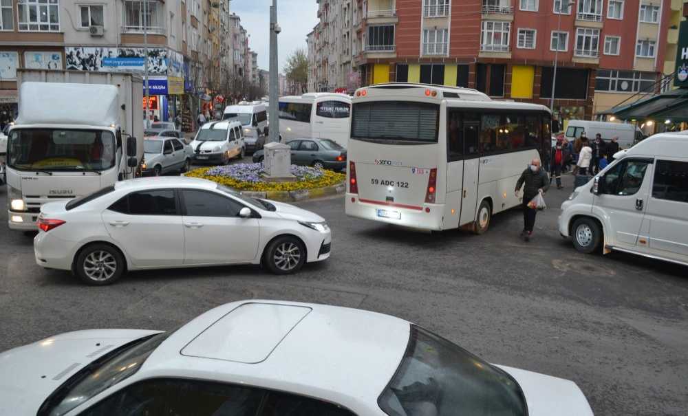 Gecede Aynı Gündüzde Aynı!