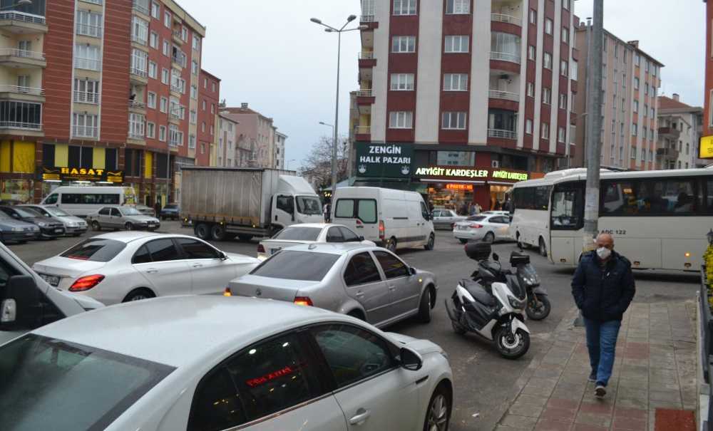 Gecede Aynı Gündüzde Aynı!