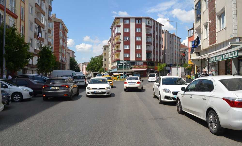 Gecede Aynı Gündüzde Aynı!