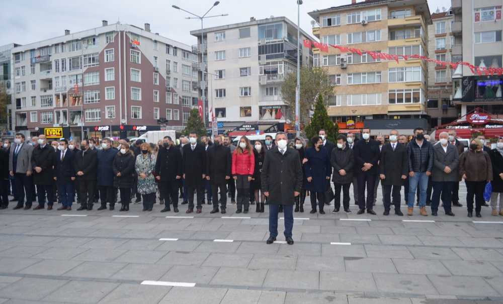 Çorlu'da Öğretmenler Günü Kutlandı