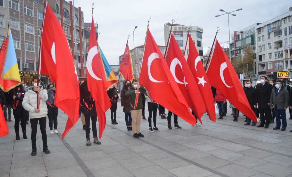 Çorlu'da Öğretmenler Günü Kutlandı