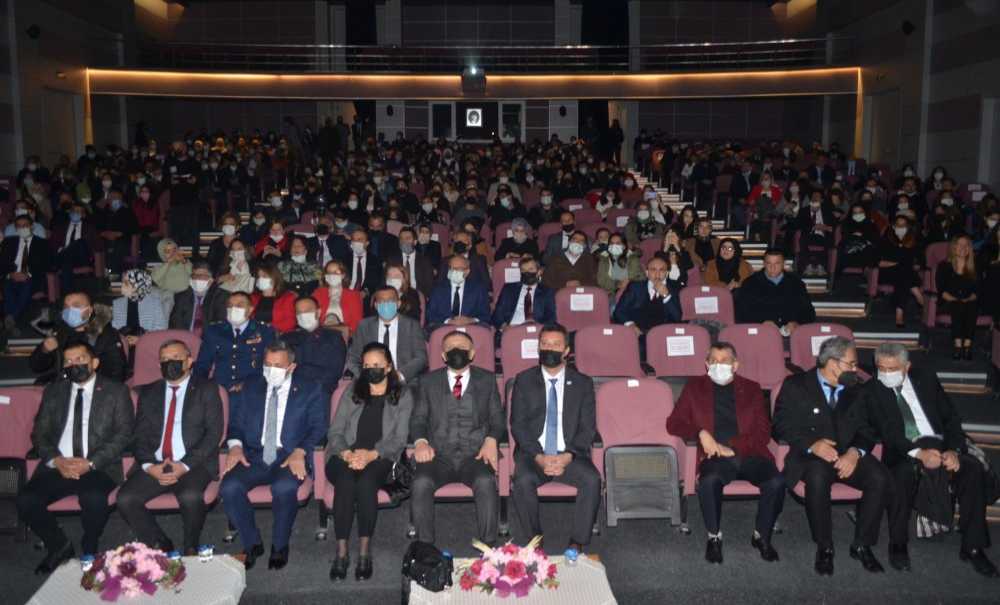 Çorlu'da Öğretmenler Günü Kutlandı