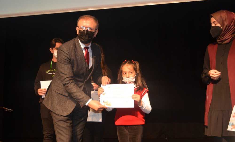 Çorlu'da Öğretmenler Günü Kutlandı