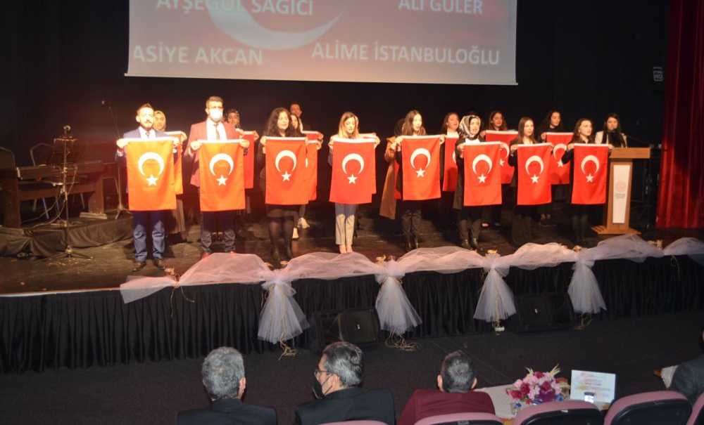 Çorlu'da Öğretmenler Günü Kutlandı