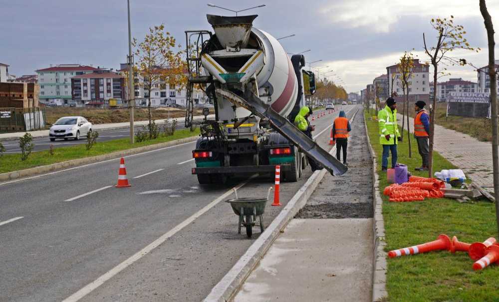 Yapımı Süren Bisiklet Yoluna Zarar Verildi