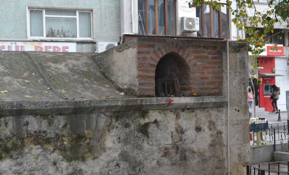 Paşa Çeşmesi Bu Görüntüyü Hak Etmiyor!!!