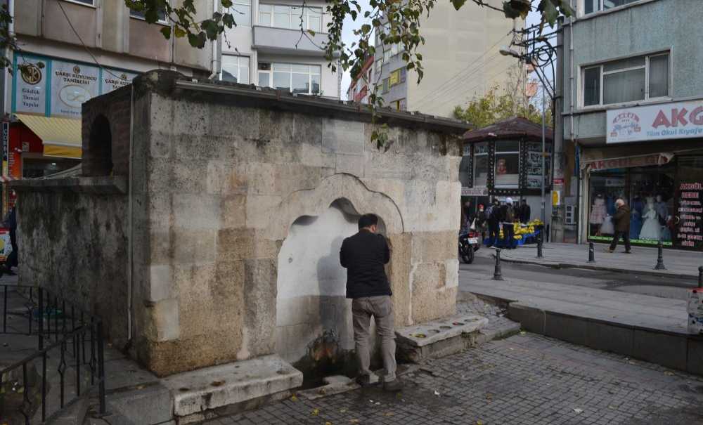 Paşa Çeşmesi Bu Görüntüyü Hak Etmiyor!!!