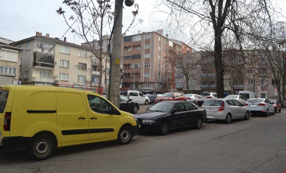 Otopark Dururken Yol Kenarına Park Edenlere Tepki!