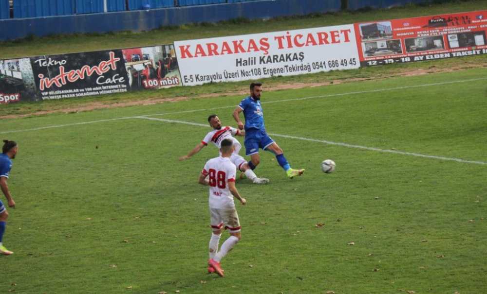 Türkiye Futbol Federasyonu 2. Lig Kırmızı Grup'ta Mücadele Eden Ergene Velimeşespor Sahasında Konuk Ettiği Turgutluspor'a 1 – 0 Öne Geçmesine Ve Ilk Yarıyı Da Bu Skorla Üstün Tamamlamasına Rağmen Uzatma Dakikalarında Kalesinde Gördüğü Golle 2-1 Yenil