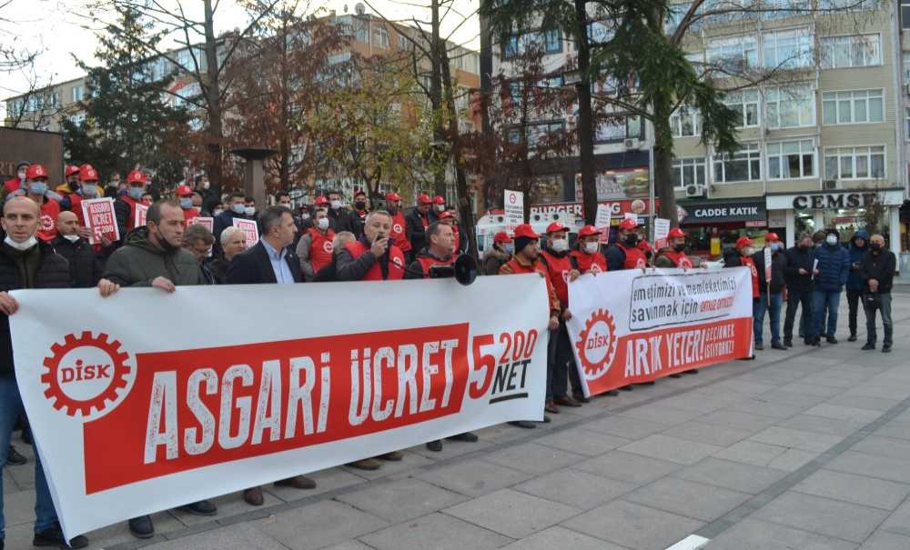 Di̇sk Atatürk Meydanı'nda Açıklama Yaptı “Geçi̇nemi̇yoruz”