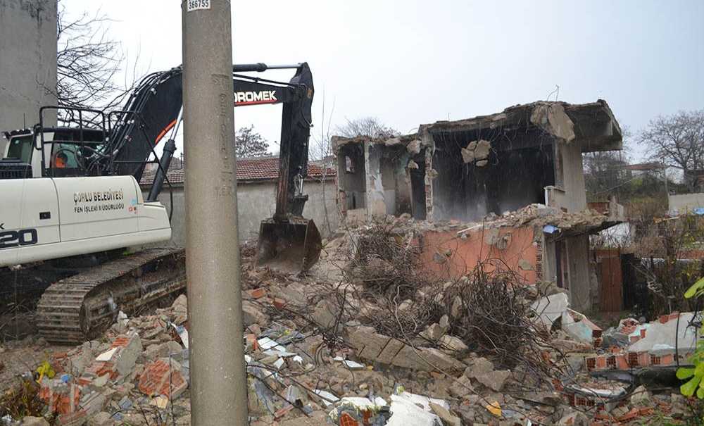 Metruk Bina Sonunda Yıkıldı!