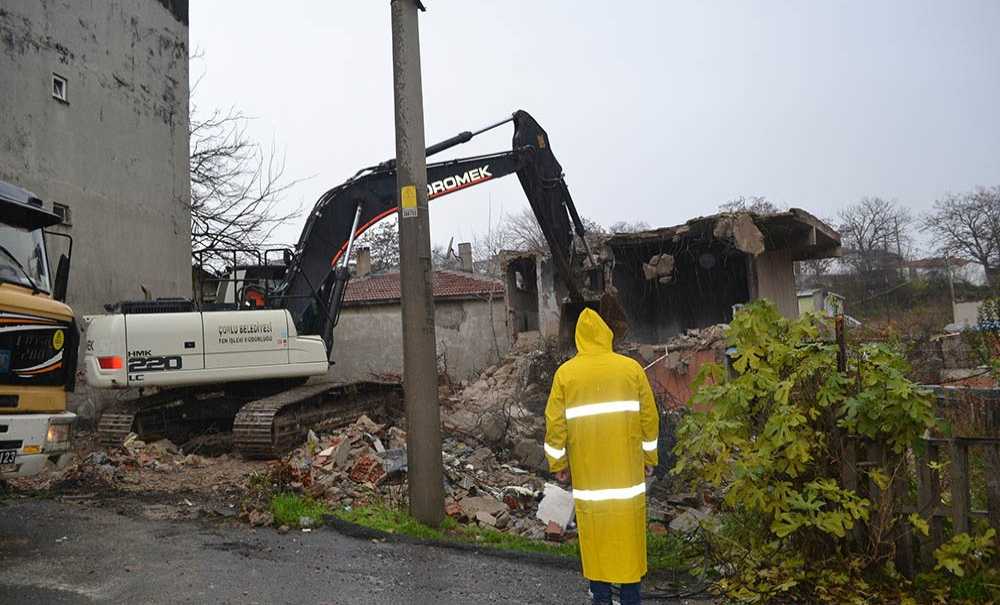 Metruk Bina Sonunda Yıkıldı!
