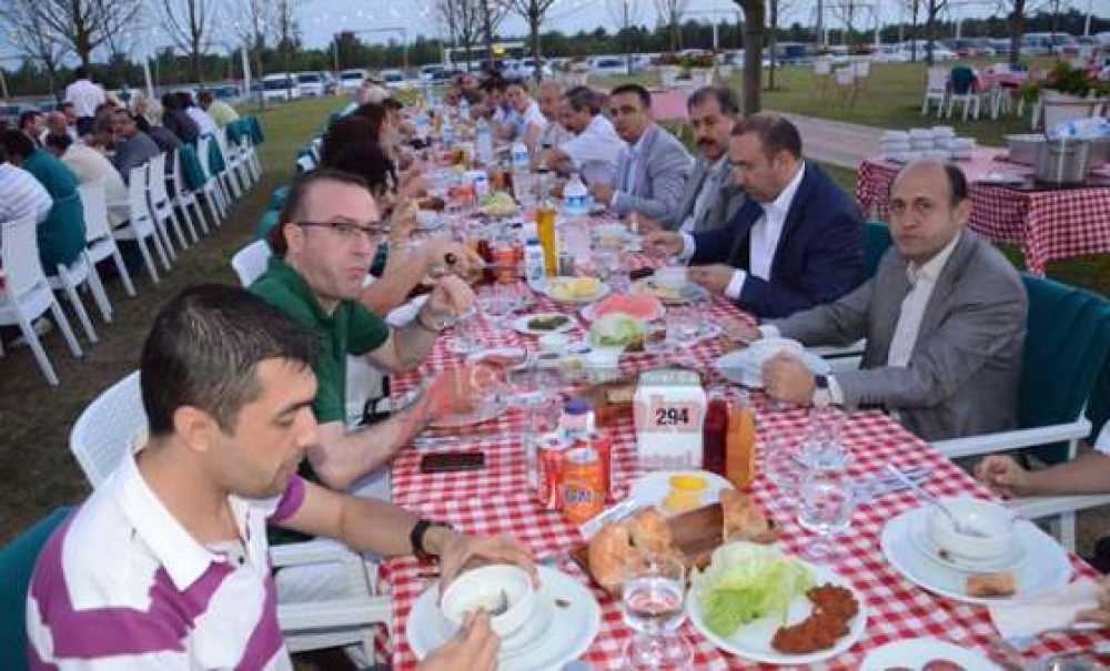 Çisad`dan İftar Yemeği