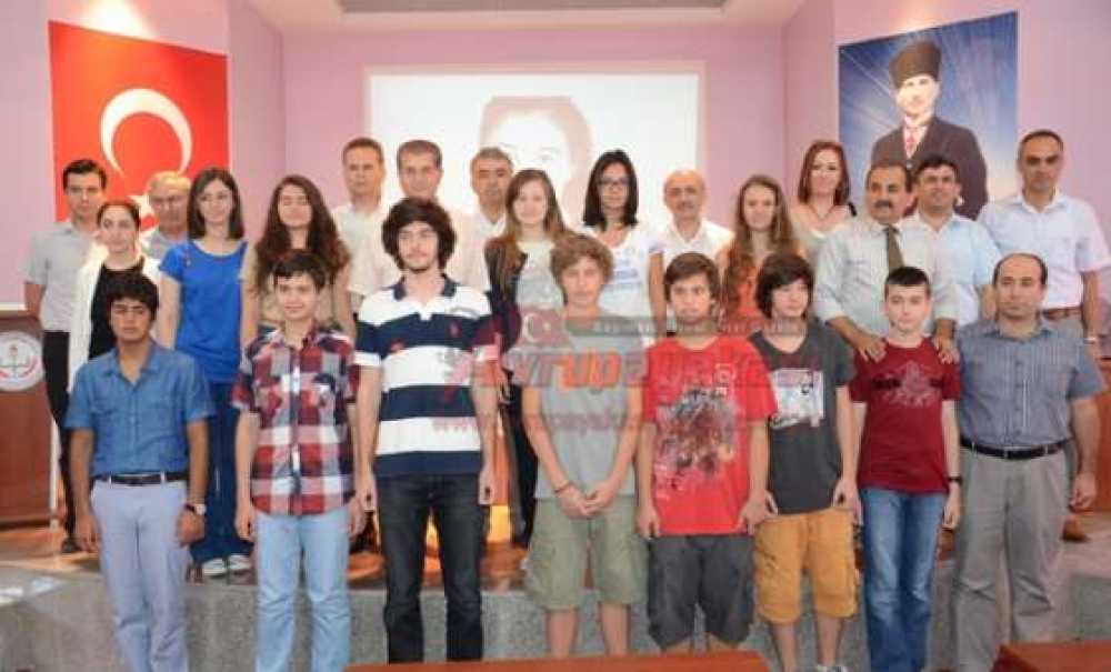 Başarılı Öğrencilere Ödül