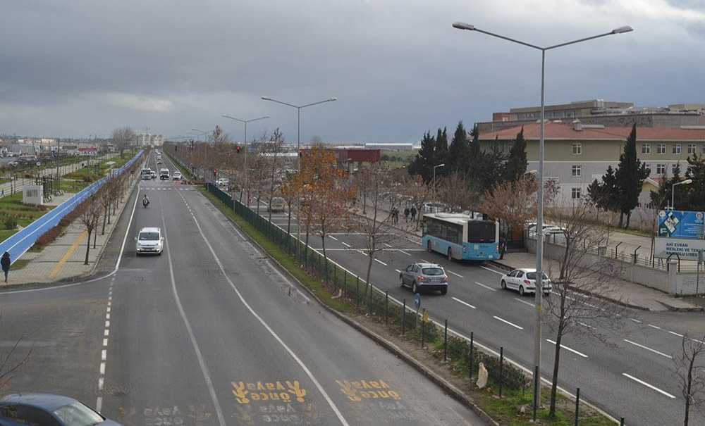 Vatandaşlar Hastanenin Karşısına Durak İstiyor