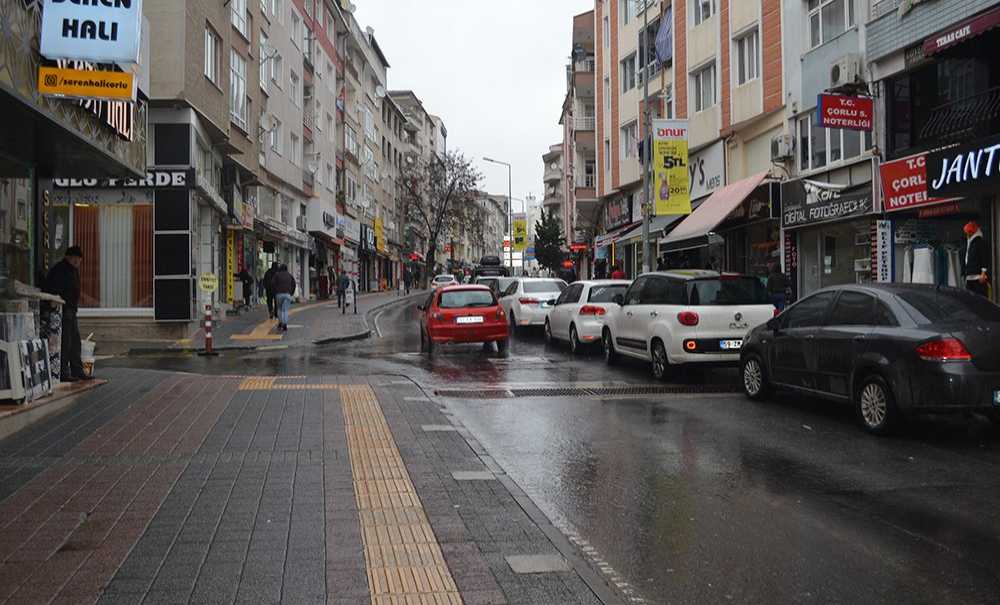 Çorlu'da Karla Karışık Yağmur Etkili Oldu