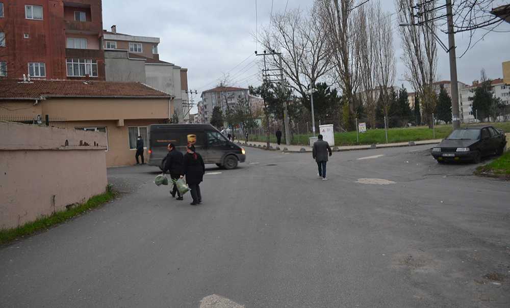 Kaldırımı Olmayan Yollar Vatandaşı Zorluyor