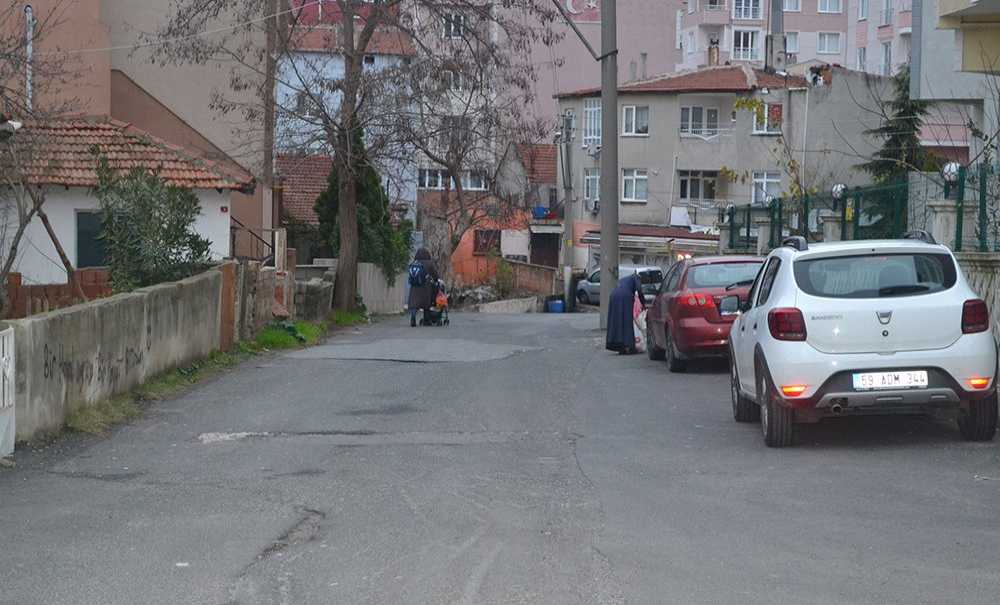 Kaldırımı Olmayan Yollar Vatandaşı Zorluyor