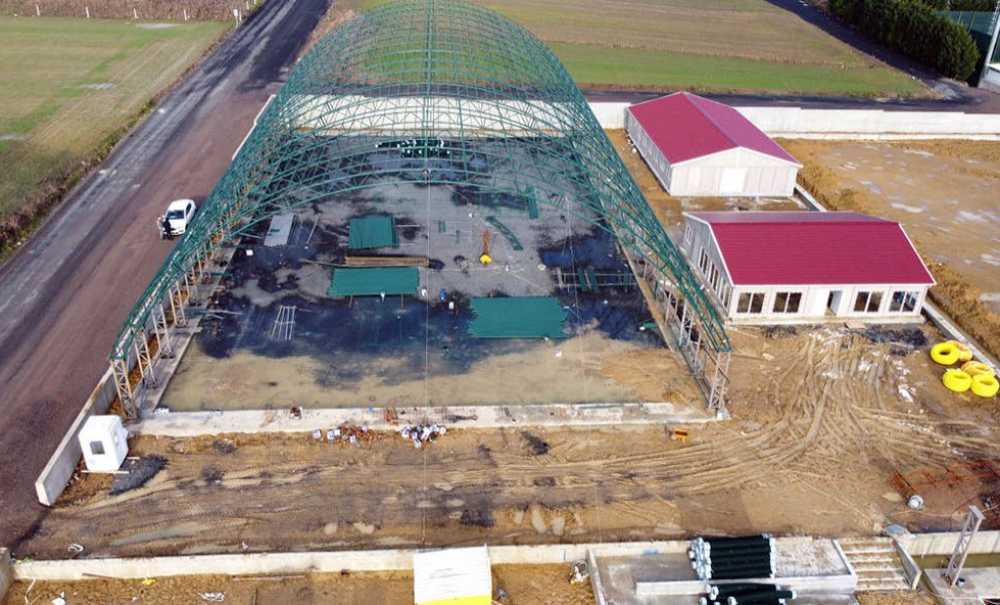 Kapalı Spor Sahasındaki Çalışmalar Sürüyor