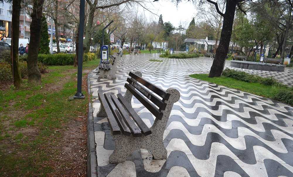 Parklar Sessizliğe Büründü