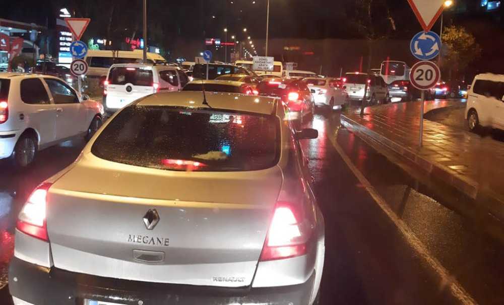 Dönel Kavşak Çile Kavşağına Dönüştü!