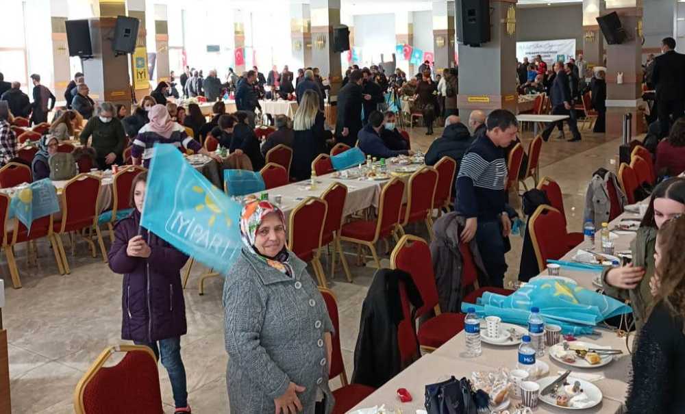 İyi̇ Parti Kahvaltıda Buluştu