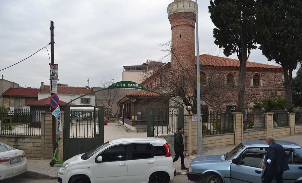 Tarihi Camiye Giriş Kapısı Yakışmıyor