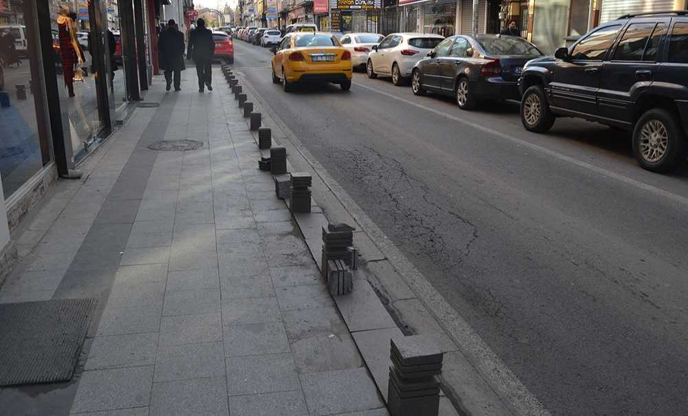 Kaldırımlara Vatandaş Tepki Gösterdi