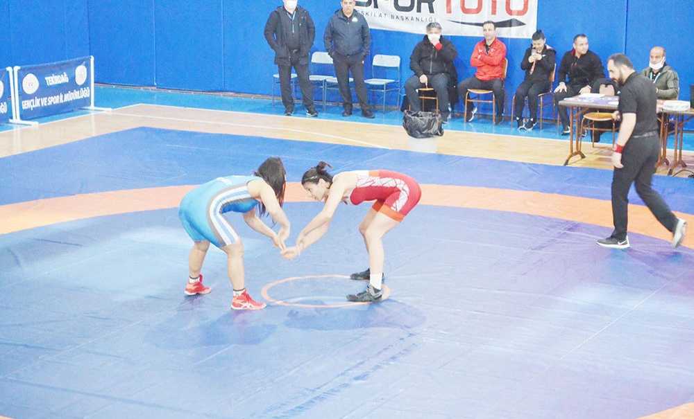 Minderin Sultanları Çorlu'da Güreşti