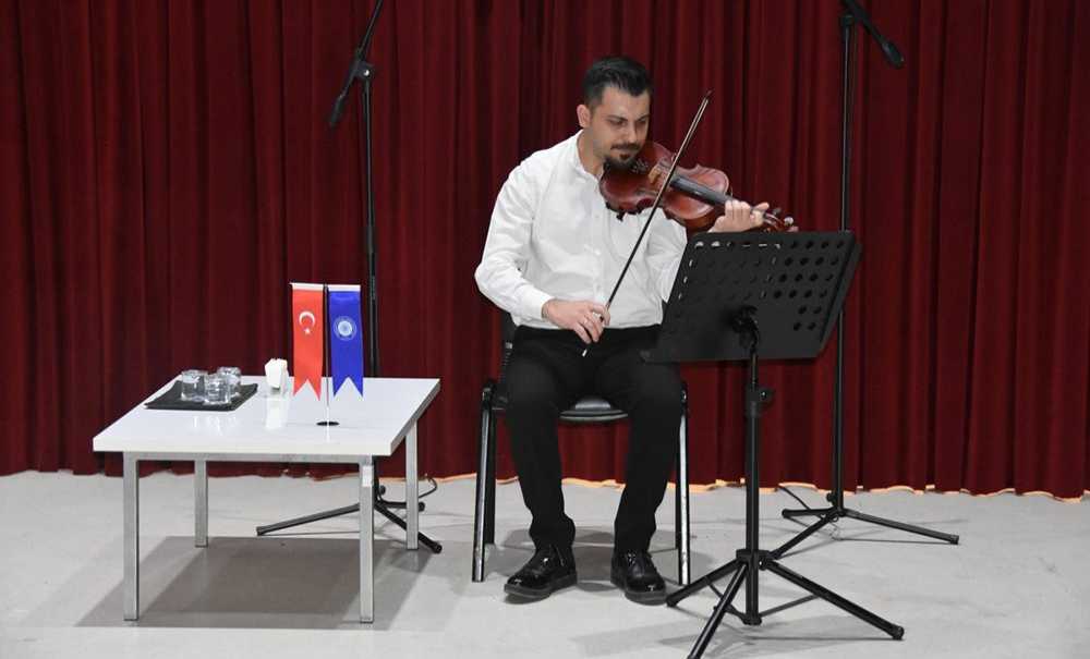 Nkü'de Keman Resitali