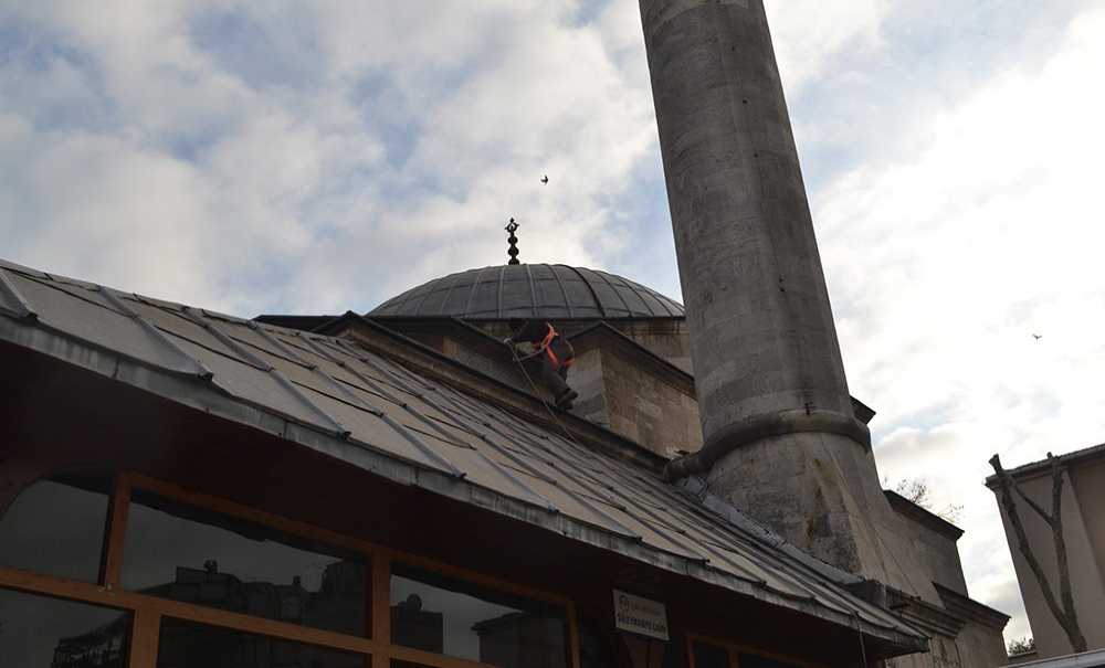 Süleymaniye Cami'nin Çatısı Bakıma Alındı