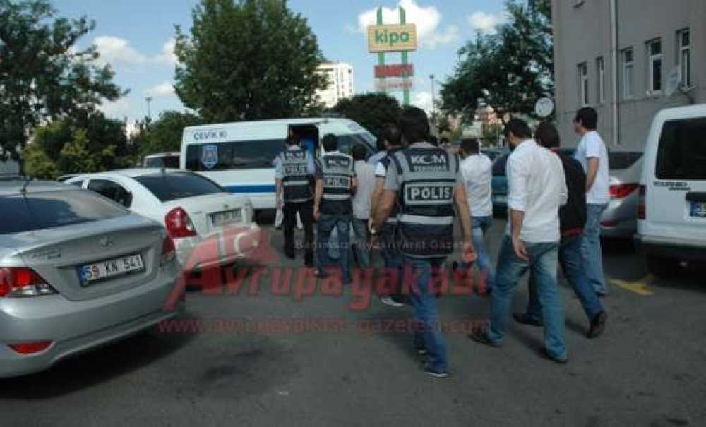Gözaltına Alınan 10 Kişi Adliyeye Sevk Edildi