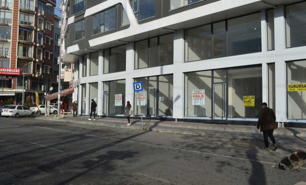 Durağın Boş Olması Vatandaşları Şaşırttı