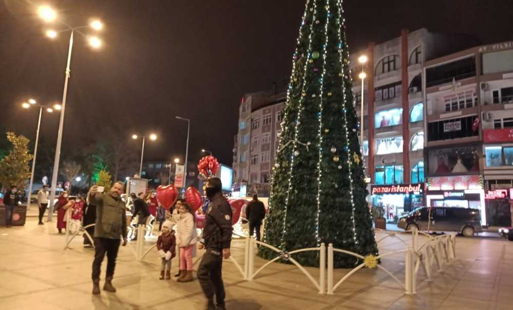 Çorlulu Vatandaşlar 2022'Yi Coşkuyla Karşıladı