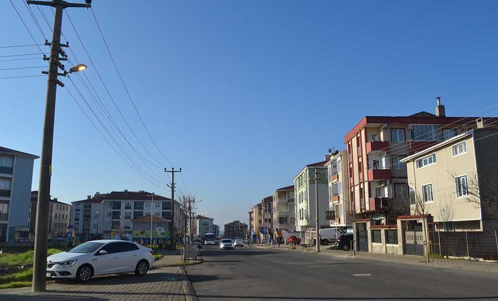 Gündüz Yanan Lambalara Vatandaş Tepki Gösterdi