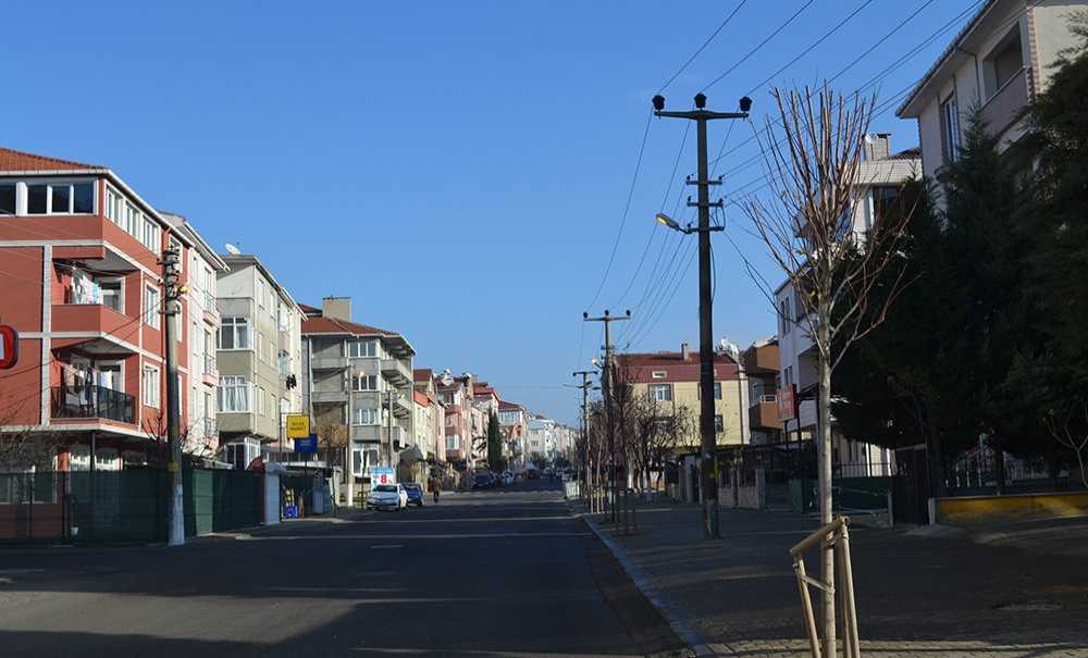 Gündüz Yanan Lambalara Vatandaş Tepki Gösterdi