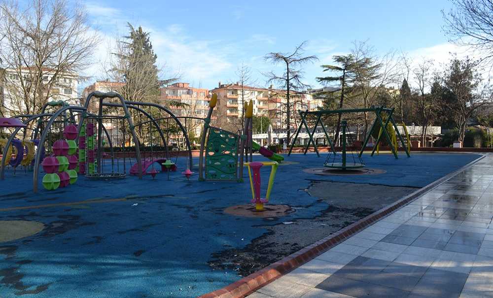 Park Delik Deşik, Etraf Pislik İçinde