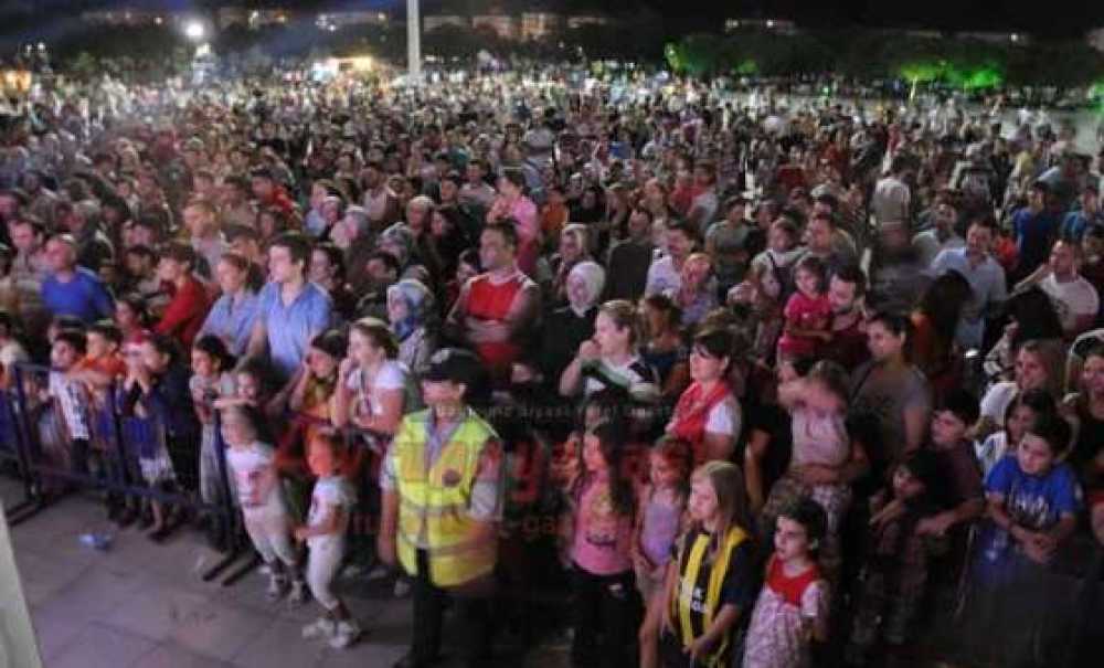 Çorlu Belediyesi`nin Ramazan Şenlikleri Devam Ediyor