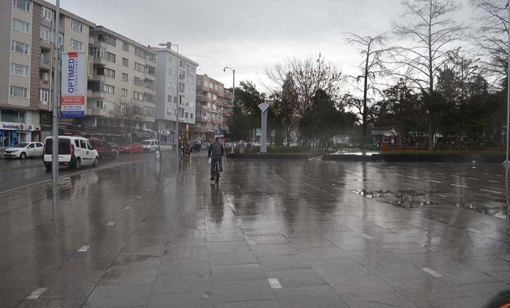 Yağışlı Havalar Etkisini Sürdürecek
