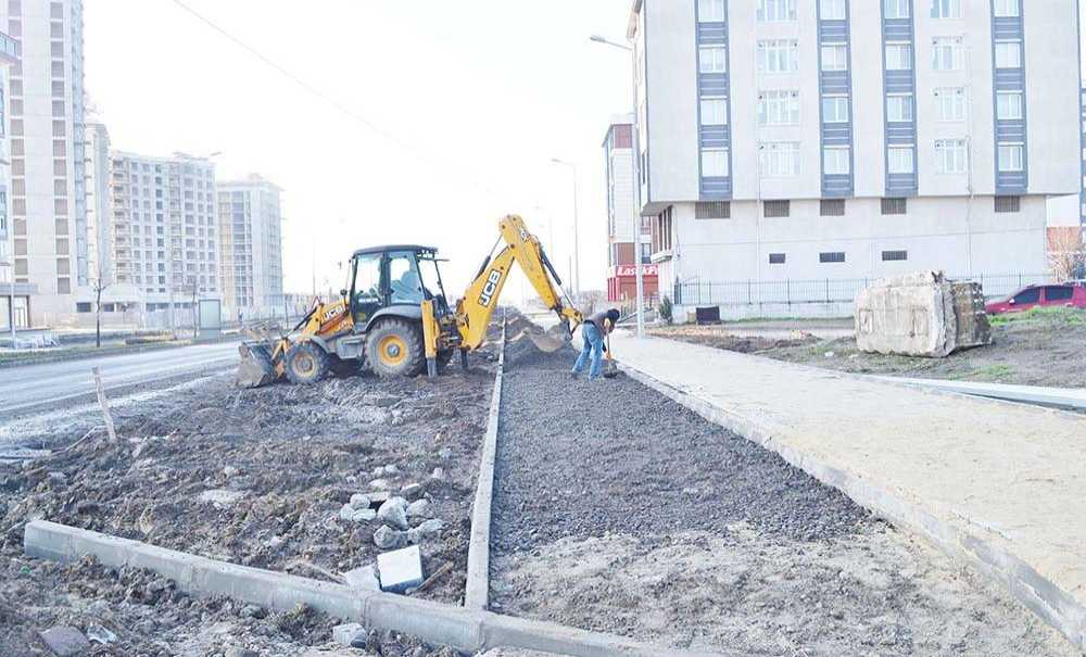 Ali Osman Çelebi Bulvarı'da Çalışmalar Sürüyor